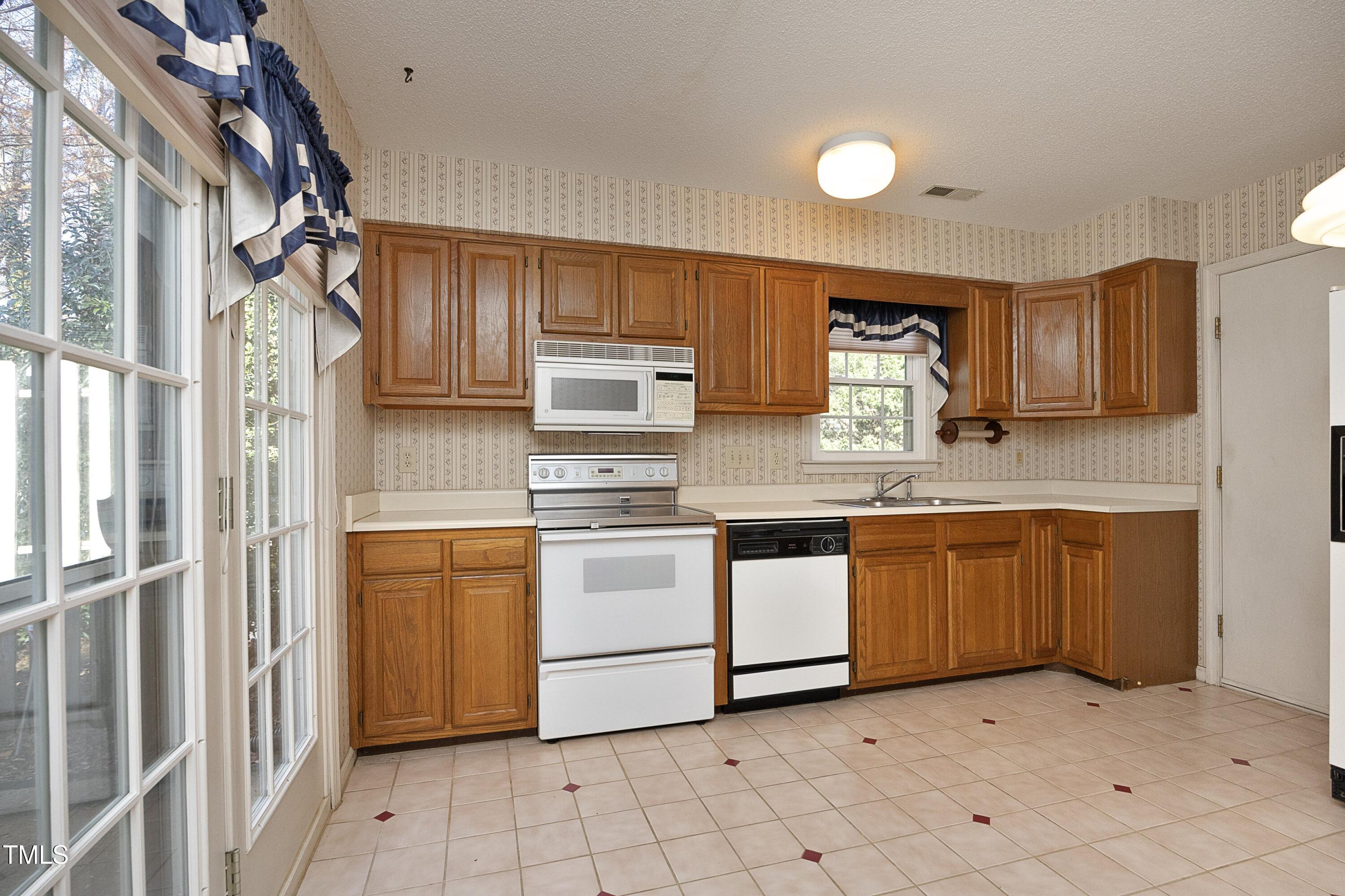 2710 Cottage Circle Raleigh, NC 27613 - Photo 16 of 36 Kitchen