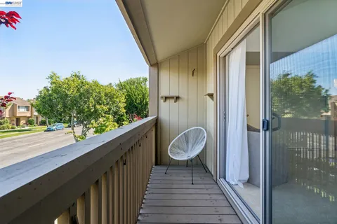 $695,000 | Bay Farm Island, Alameda, CA 94502