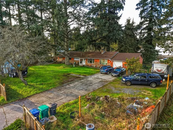 $949,950 | 219 Meadow Place Southwest, Everett, WA 98208