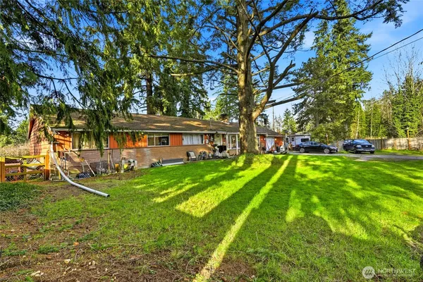 a view of house with garden