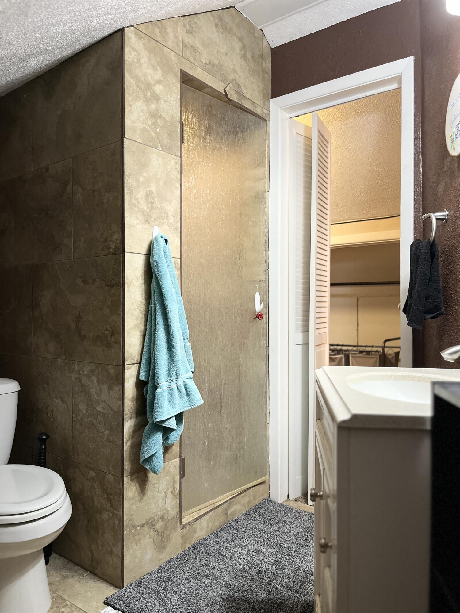 1724 28th Street Lubbock, TX 79411 - Photo 23 of 25 a very nice looking room with a bathroom
