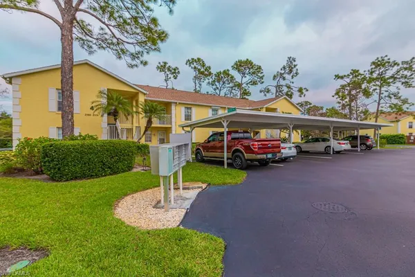 $1,900 | 2562 Kings Lake Boulevard, Naples, FL 34112