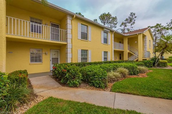 $1,900 | 2562 Kings Lake Boulevard, Naples, FL 34112