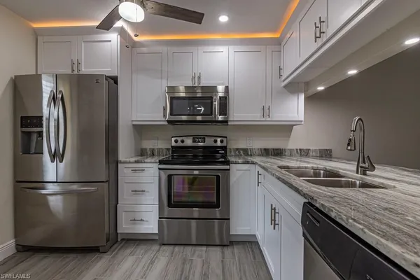 $1,900 | 2562 Kings Lake Boulevard, Naples, FL 34112