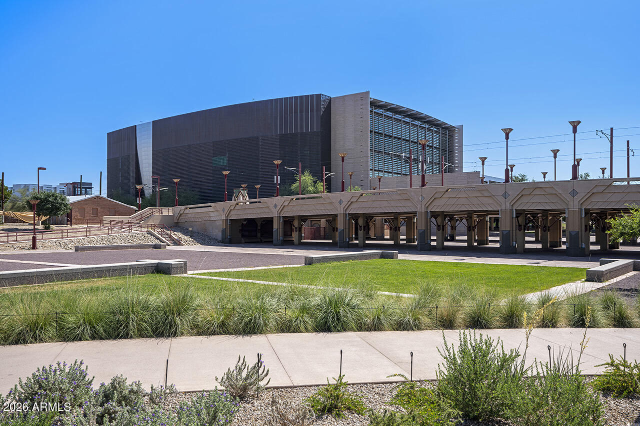 200 West Portland Street, Unit 1113 Phoenix, AZ 85003 - Photo 70 of 85 a view of a house with a garden