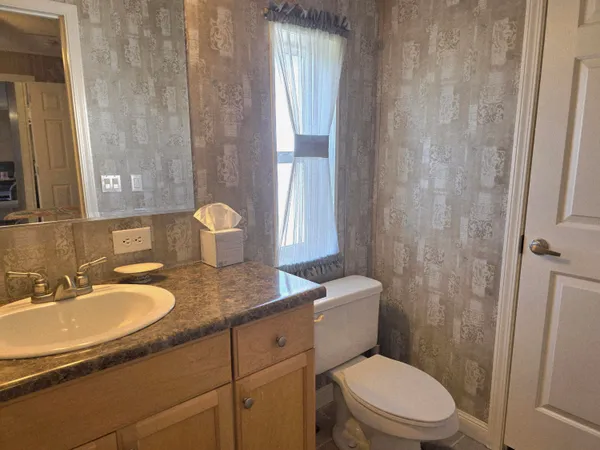 $320,000 | 1501 Lake Drive West, Okeechobee, FL 34974