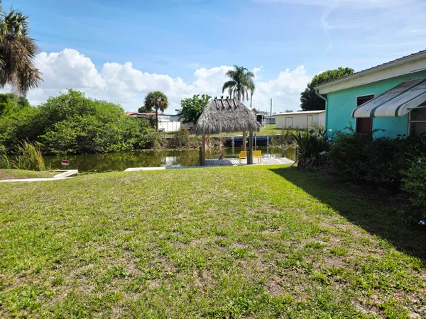 $320,000 | 1501 Lake Drive West, Okeechobee, FL 34974
