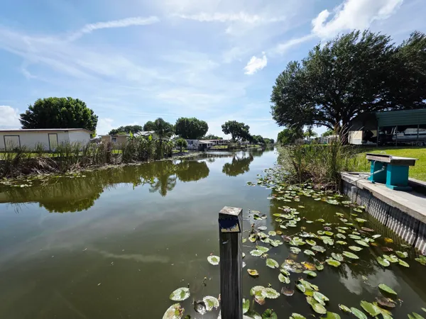 $320,000 | 1501 Lake Drive West, Okeechobee, FL 34974