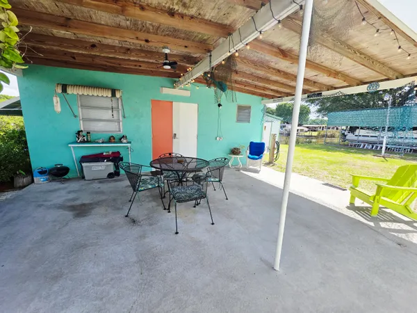 $320,000 | 1501 Lake Drive West, Okeechobee, FL 34974