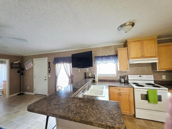 $320,000 | 1501 Lake Drive West, Okeechobee, FL 34974