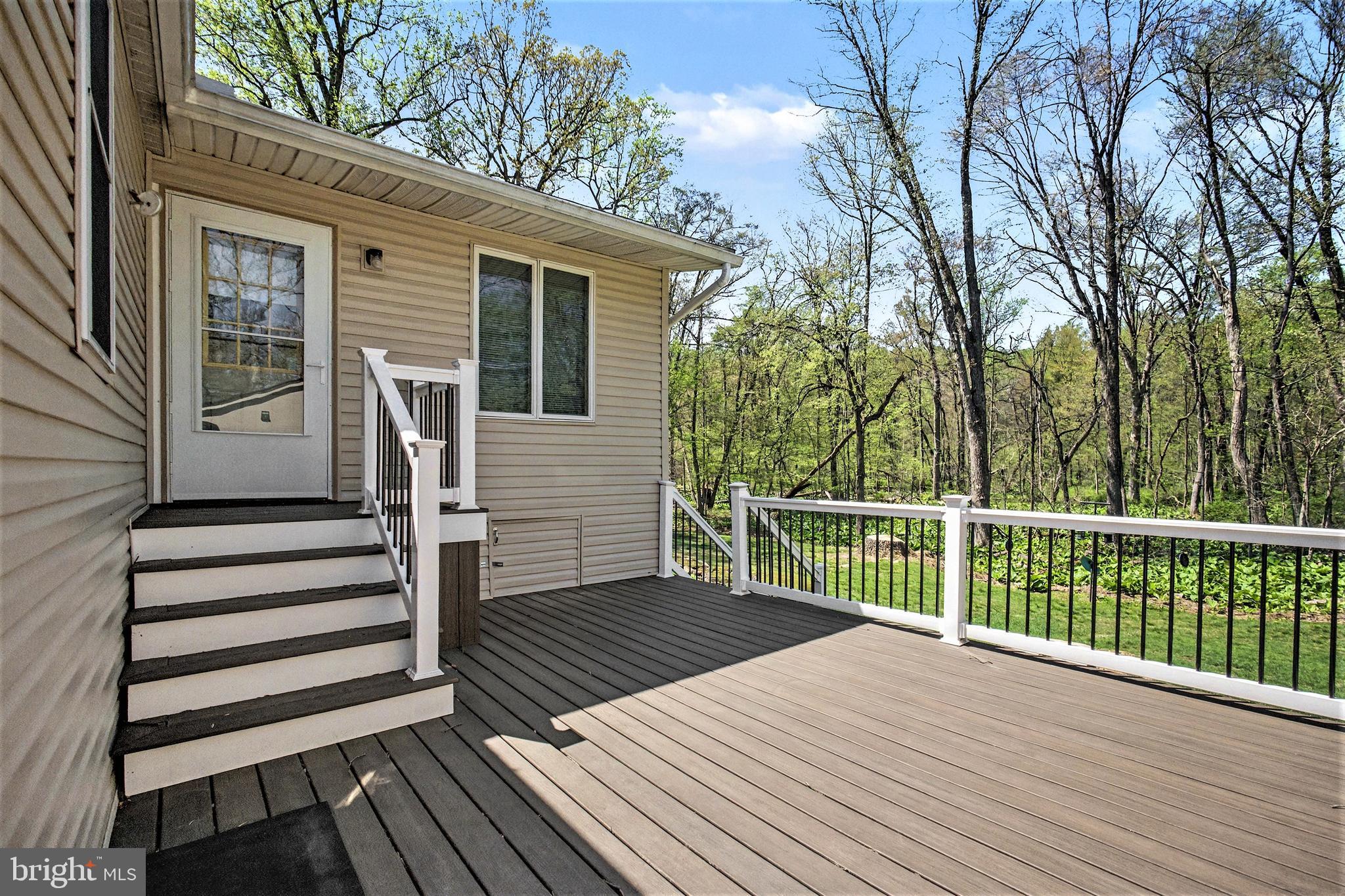220 Maple Avenue Manheim, PA 17545 - Photo 11 of 30