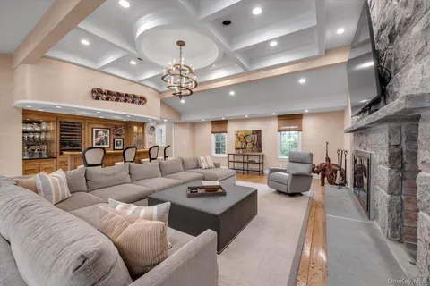 $5,625,000 | 32 Old House Lane, Sands Point, NY 11050