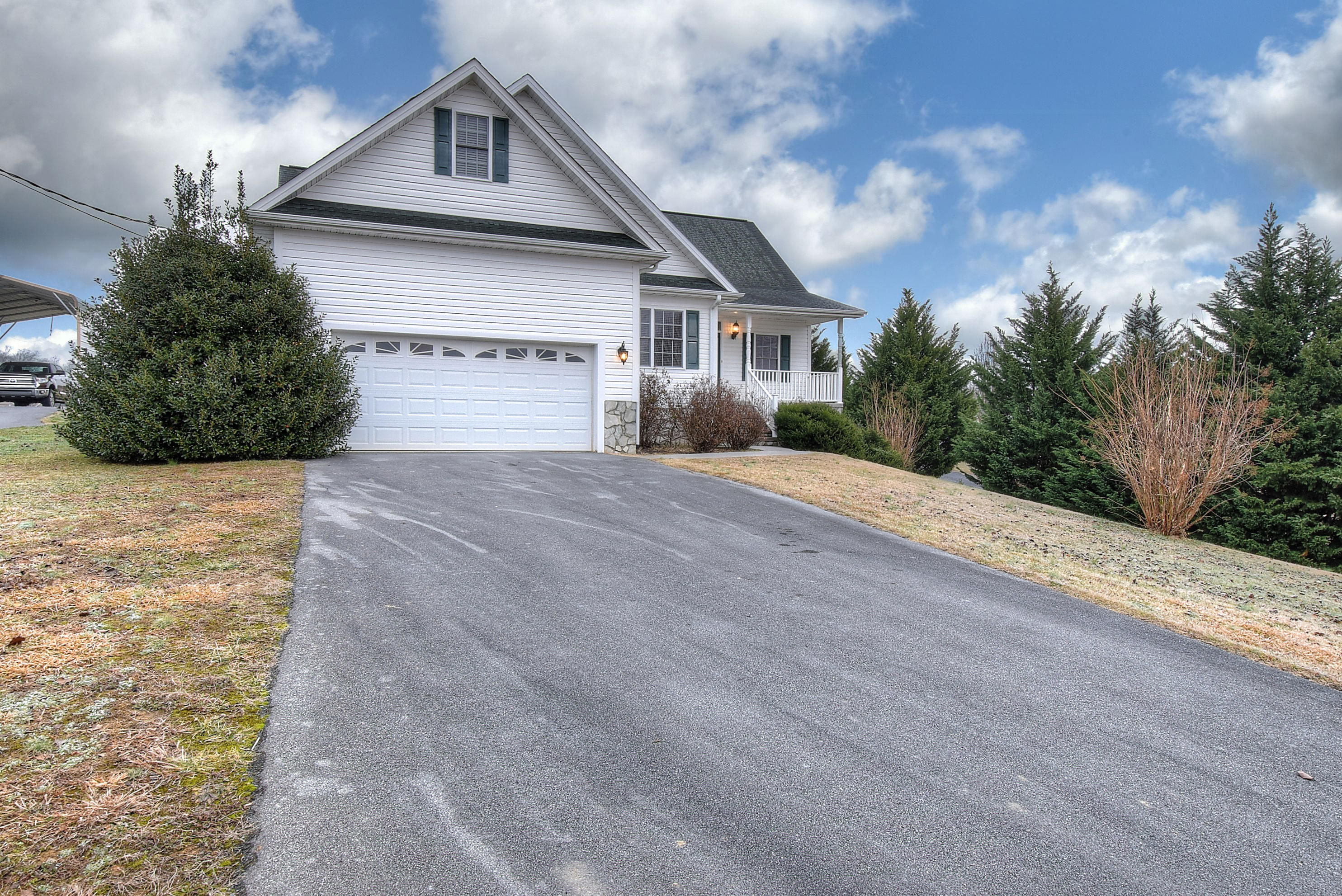 299 Sand Ridge Circle Jonesborough, TN 37659 - Photo 3 of 43 DSC_0010_1_2_1 (1)