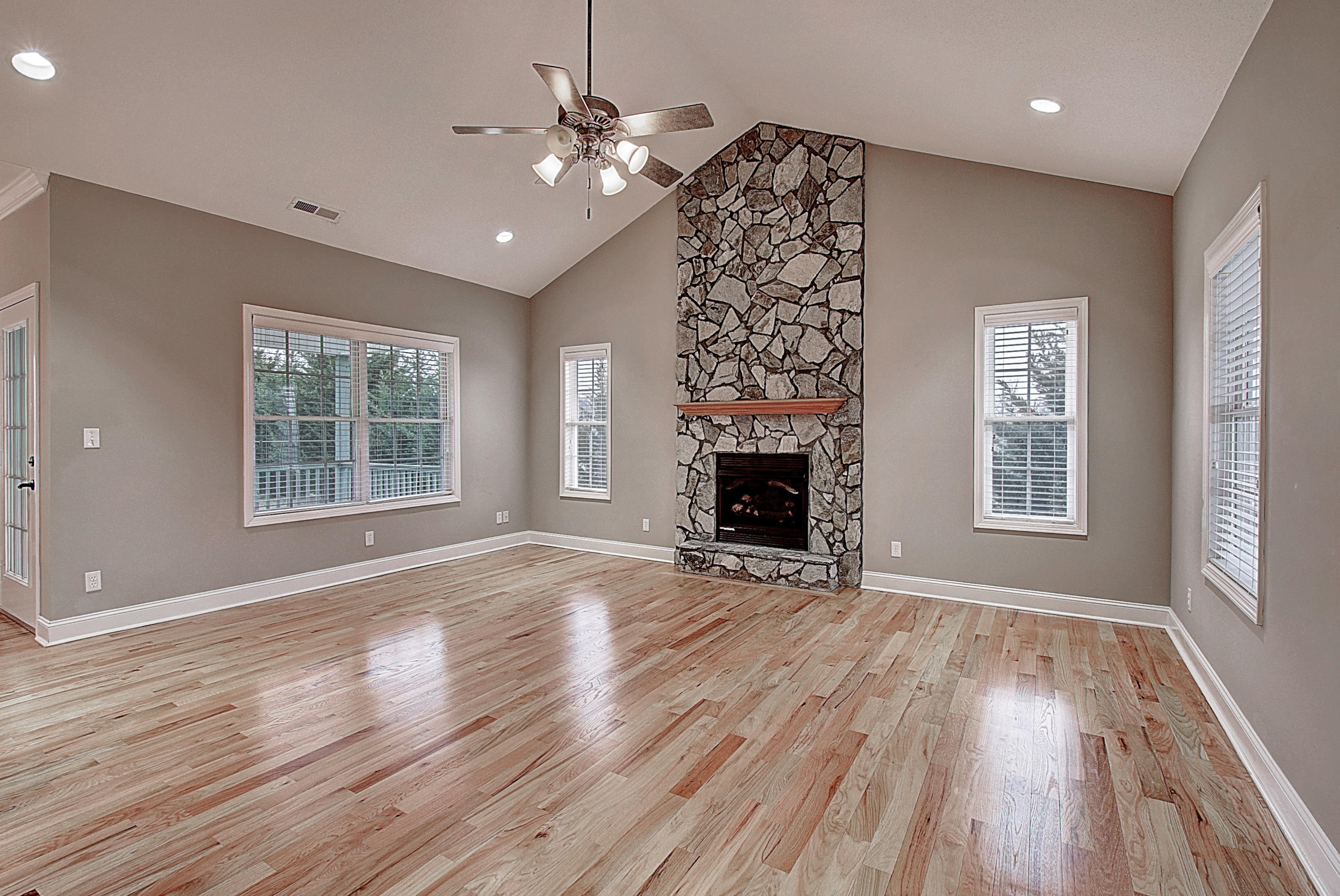 299 Sand Ridge Circle Jonesborough, TN 37659 - Photo 8 of 43 DSC_0026_7_8_9