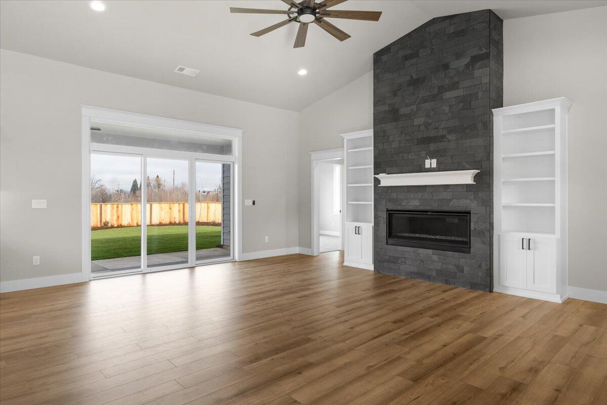1757 River Run Street Central Point, OR 97502 - Photo 10 of 52 09-CI_0316