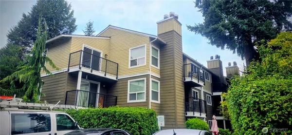 $300,000 | 820 Cady Road, Unit H304, Everett, WA 98203