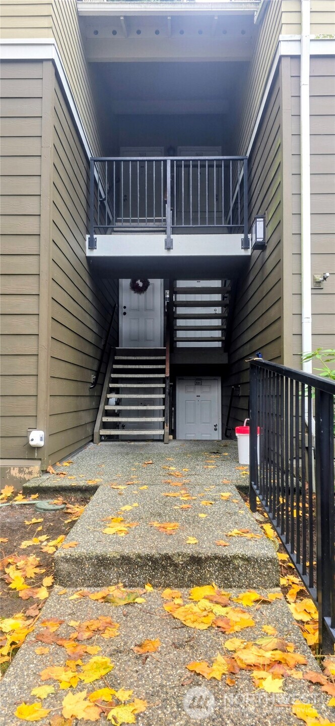 820 Cady Road, Unit H304 Everett, WA 98203 - Photo 2 of 28 a view of swimming pool with patio