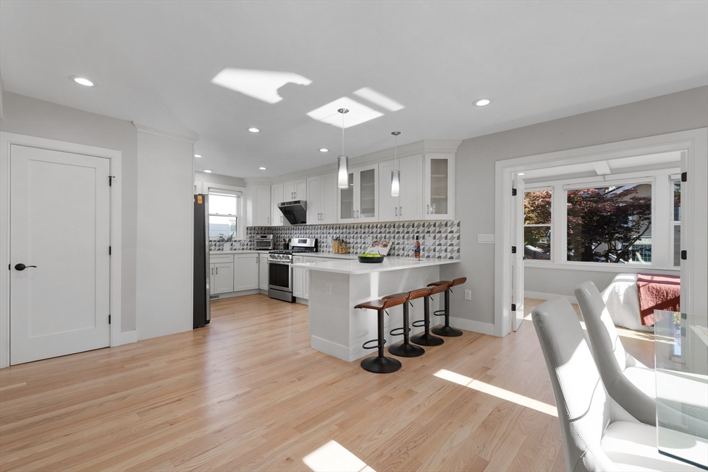 303 Russett Road Brookline, MA 02467 - Photo 6 of 34 Gallery Image 6
