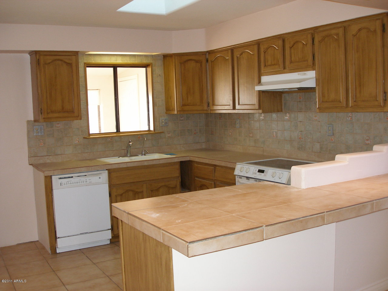 1336 North Hilton Road Apache Junction, AZ 85119 - Photo 4 of 22 Kitchen