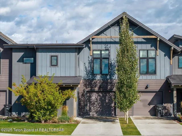 $670,000 | 8537 South 1000 West, Victor, ID 83455