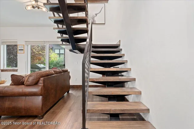 $670,000 | 8537 South 1000 West, Victor, ID 83455