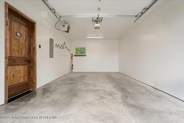 $670,000 | 8537 South 1000 West, Victor, ID 83455