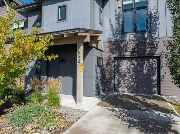 $670,000 | 8537 South 1000 West, Victor, ID 83455