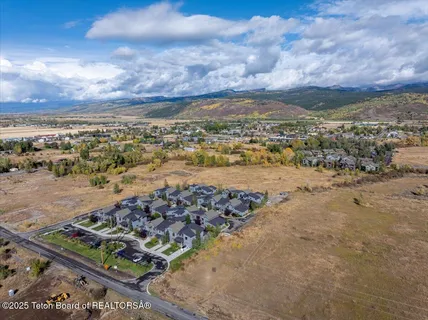 $670,000 | 8537 South 1000 West, Victor, ID 83455