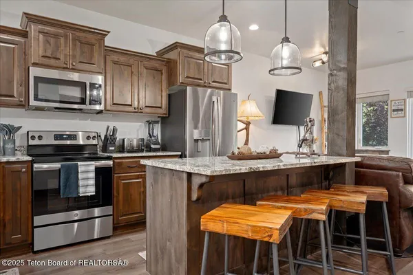 $670,000 | 8537 South 1000 West, Victor, ID 83455