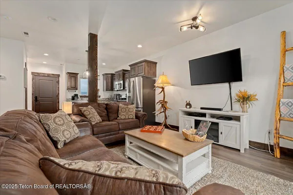 $670,000 | 8537 South 1000 West, Victor, ID 83455