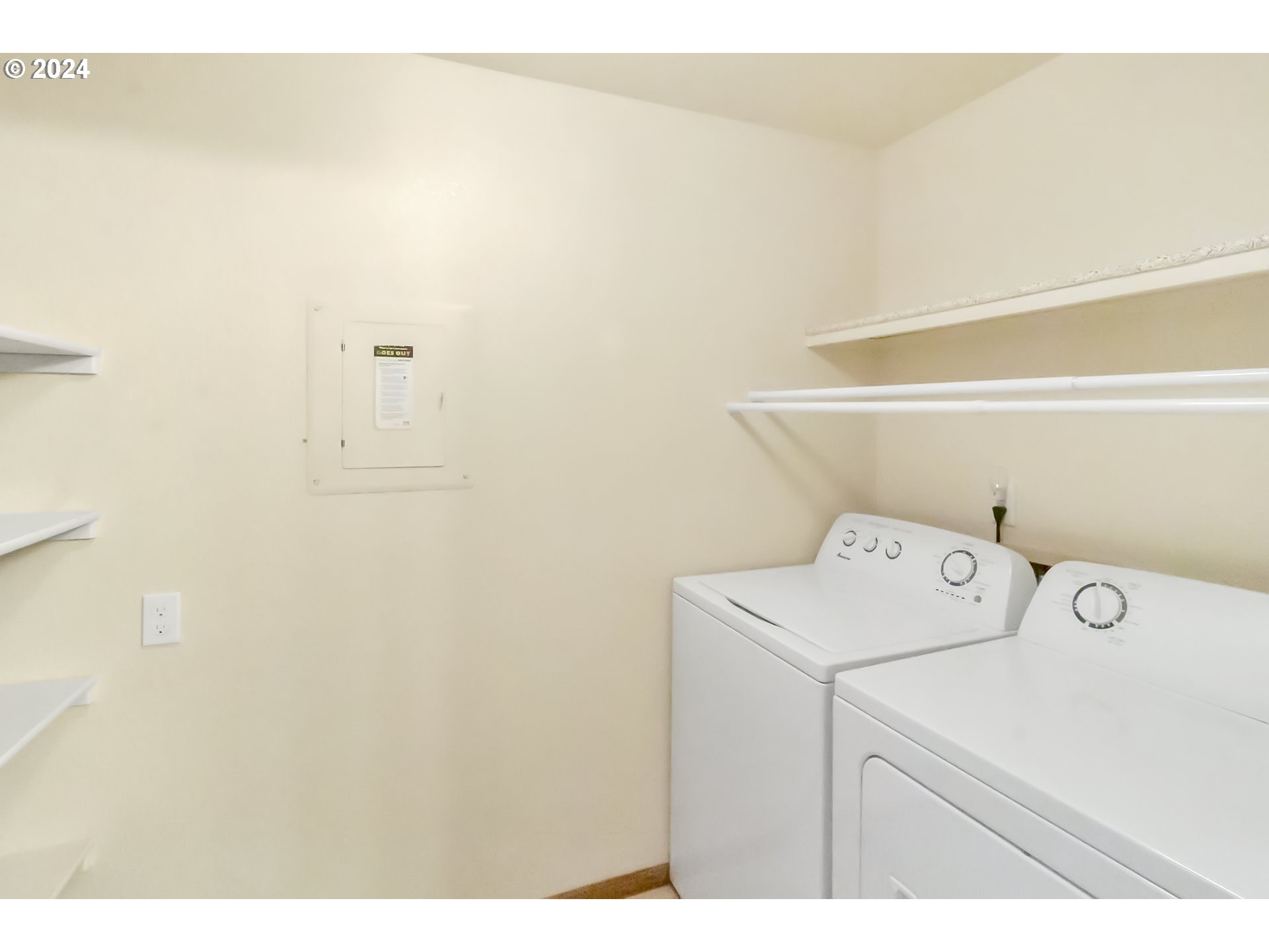 2051 Lake Isle Terrace Eugene, OR 97401 - Photo 15 of 36 a utility room with dryer and washer