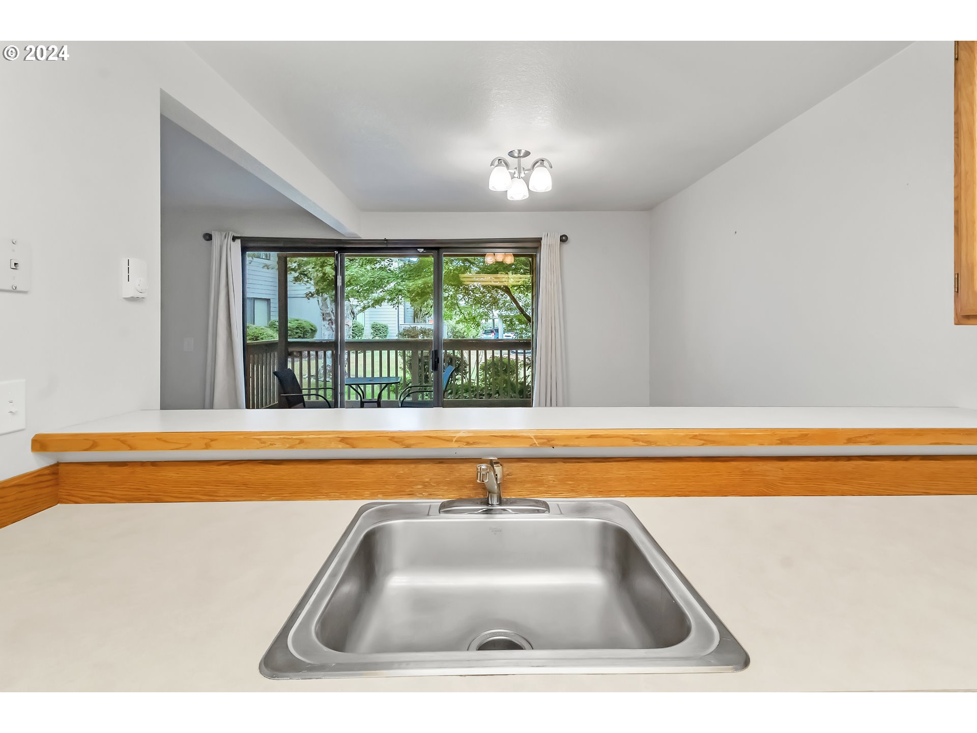 2051 Lake Isle Terrace Eugene, OR 97401 - Photo 19 of 36