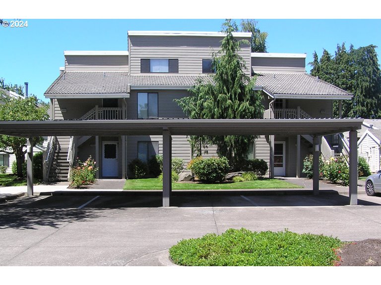 2051 Lake Isle Terrace Eugene, OR 97401 - Photo 28 of 36 a front view of house with yard and green space