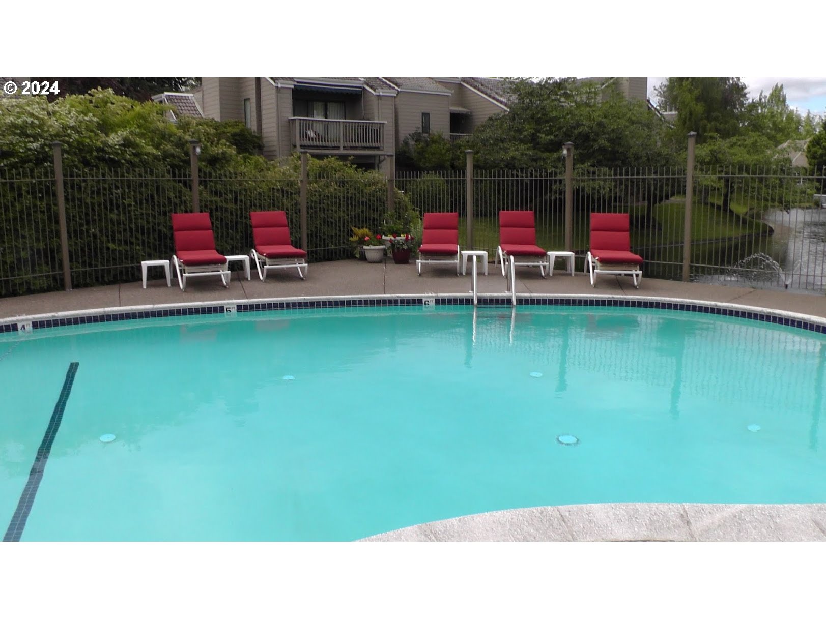 2051 Lake Isle Terrace Eugene, OR 97401 - Photo 29 of 36