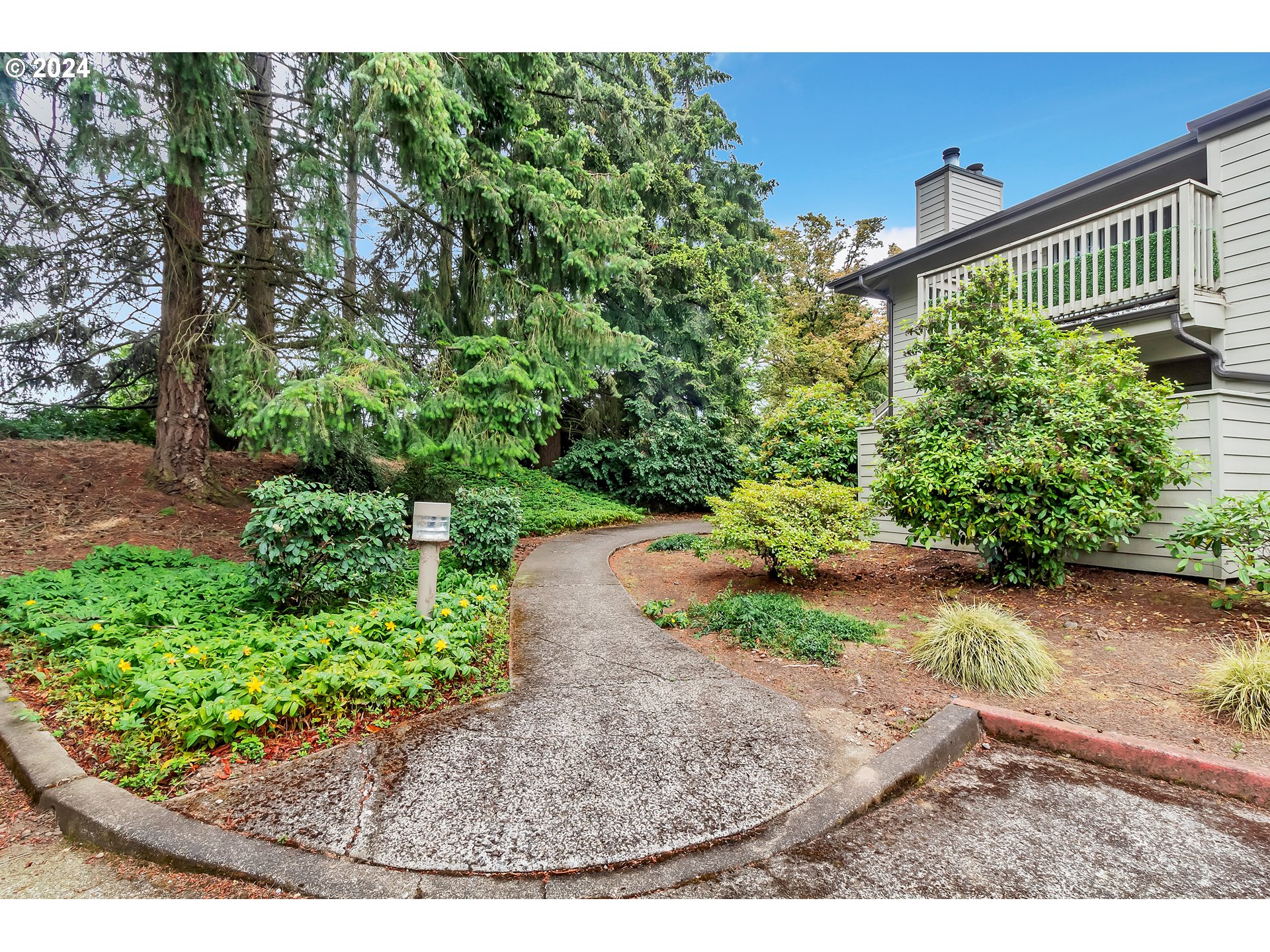 2051 Lake Isle Terrace Eugene, OR 97401 - Photo 4 of 36 a view of outdoor space and yard