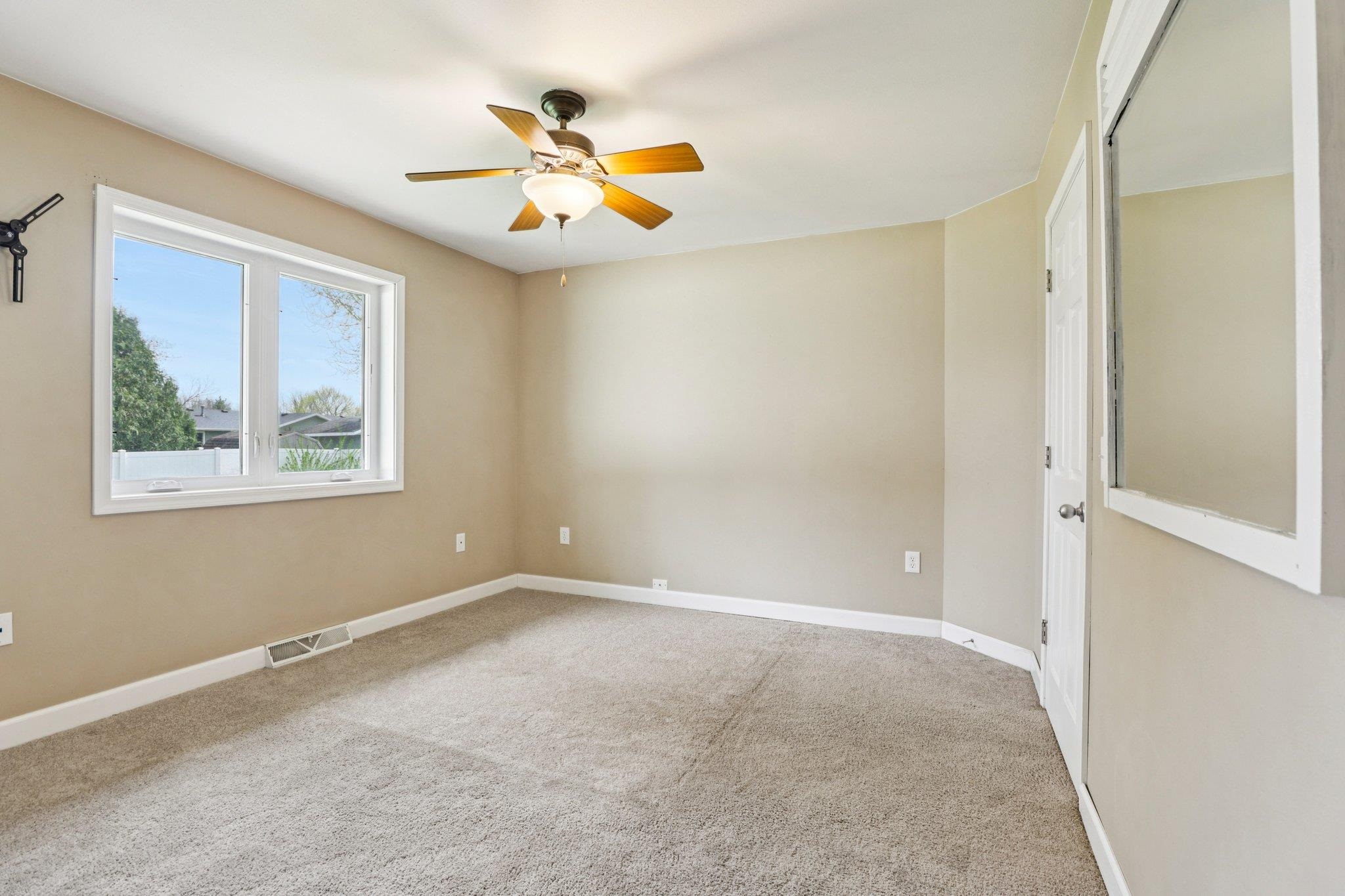 1008 Eric Lane Waunakee, WI 53597 - Photo 11 of 35
