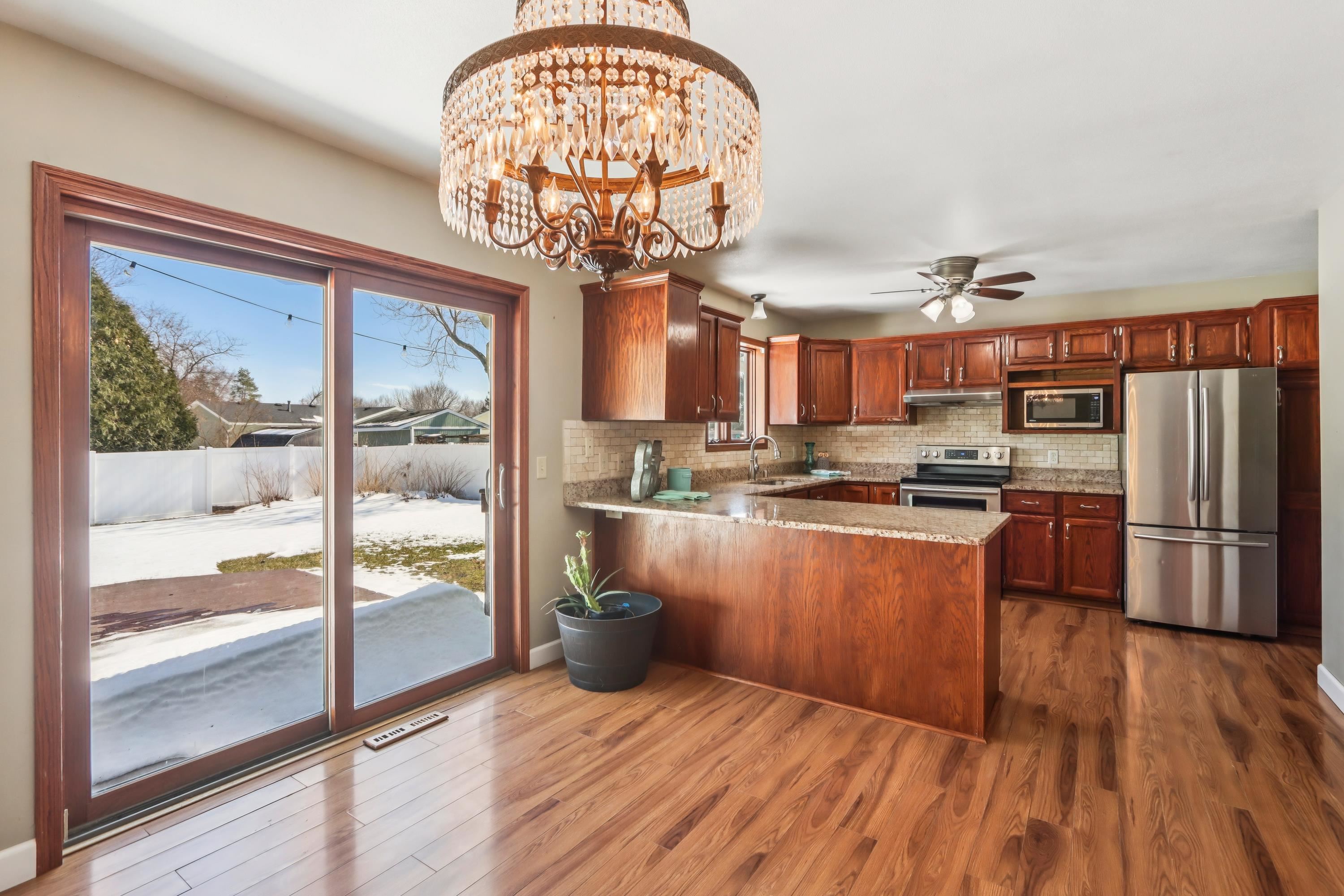 1008 Eric Lane Waunakee, WI 53597 - Photo 11 of 39