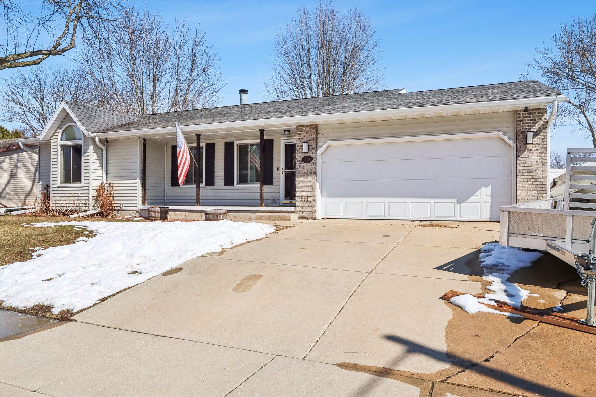1008 Eric Lane Waunakee, WI 53597 - Photo 2 of 39