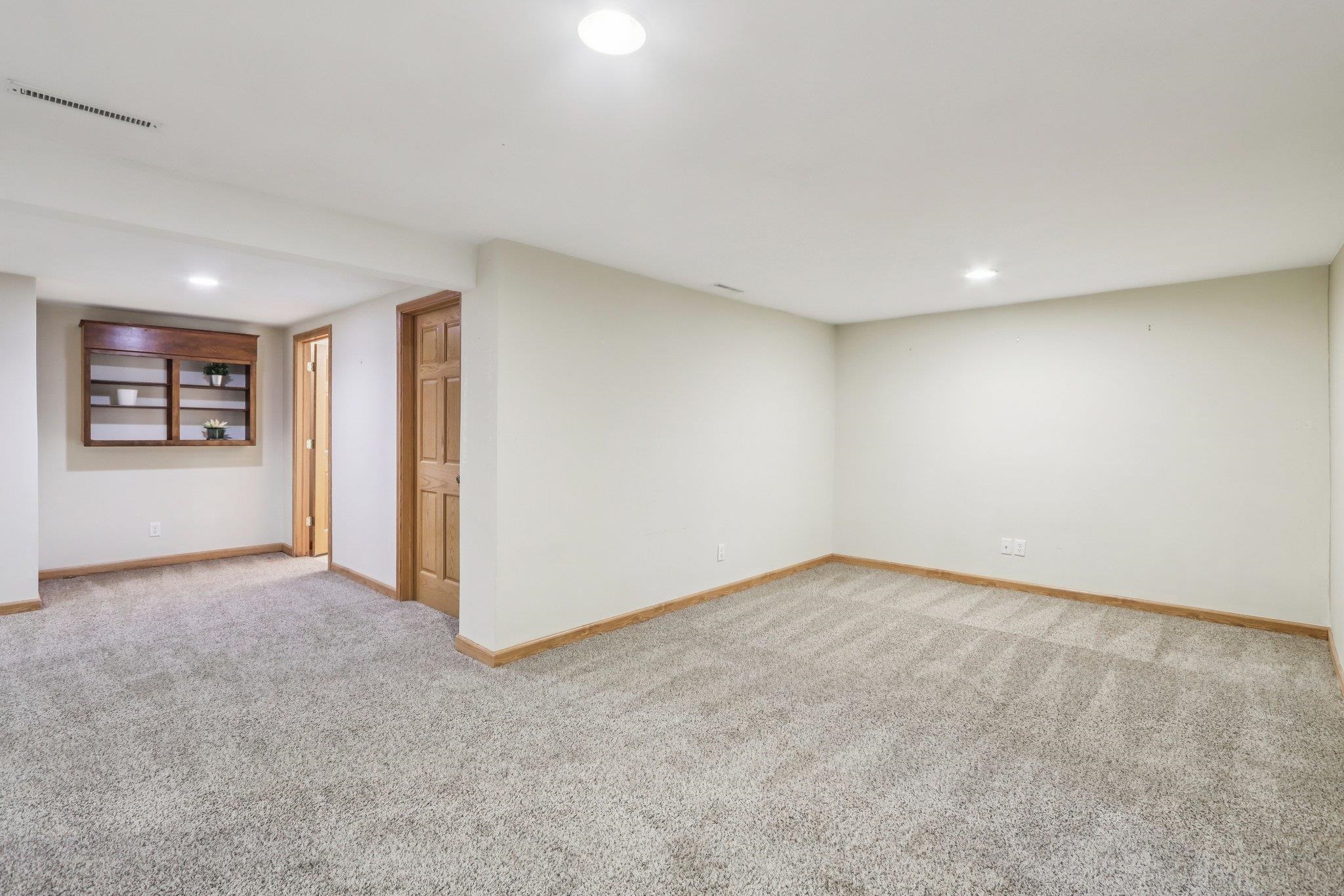 1008 Eric Lane Waunakee, WI 53597 - Photo 21 of 35