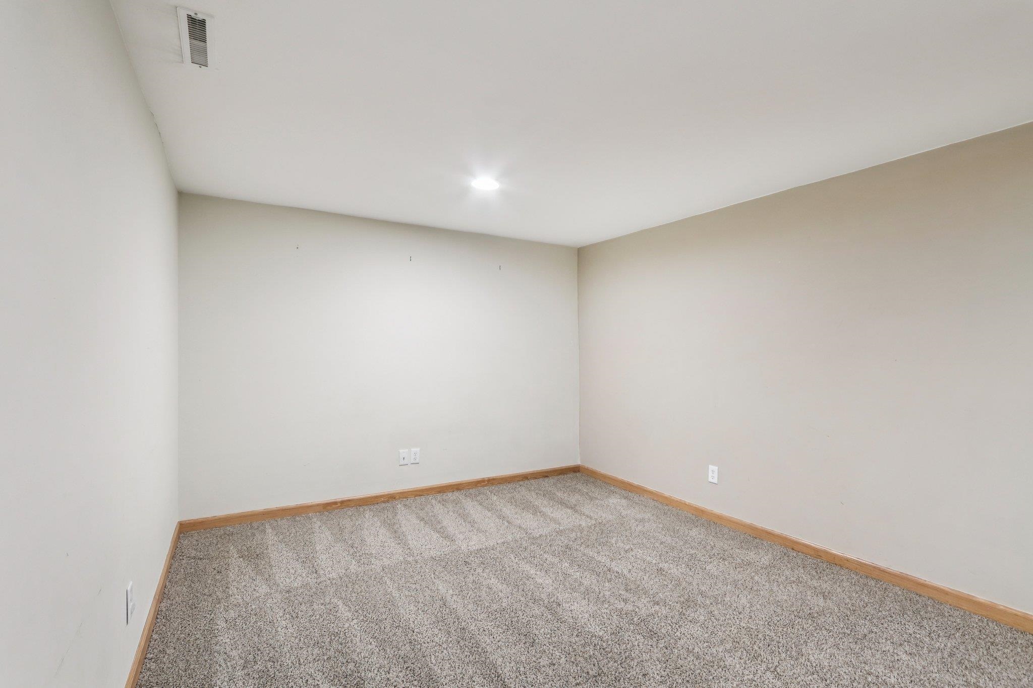 1008 Eric Lane Waunakee, WI 53597 - Photo 22 of 35