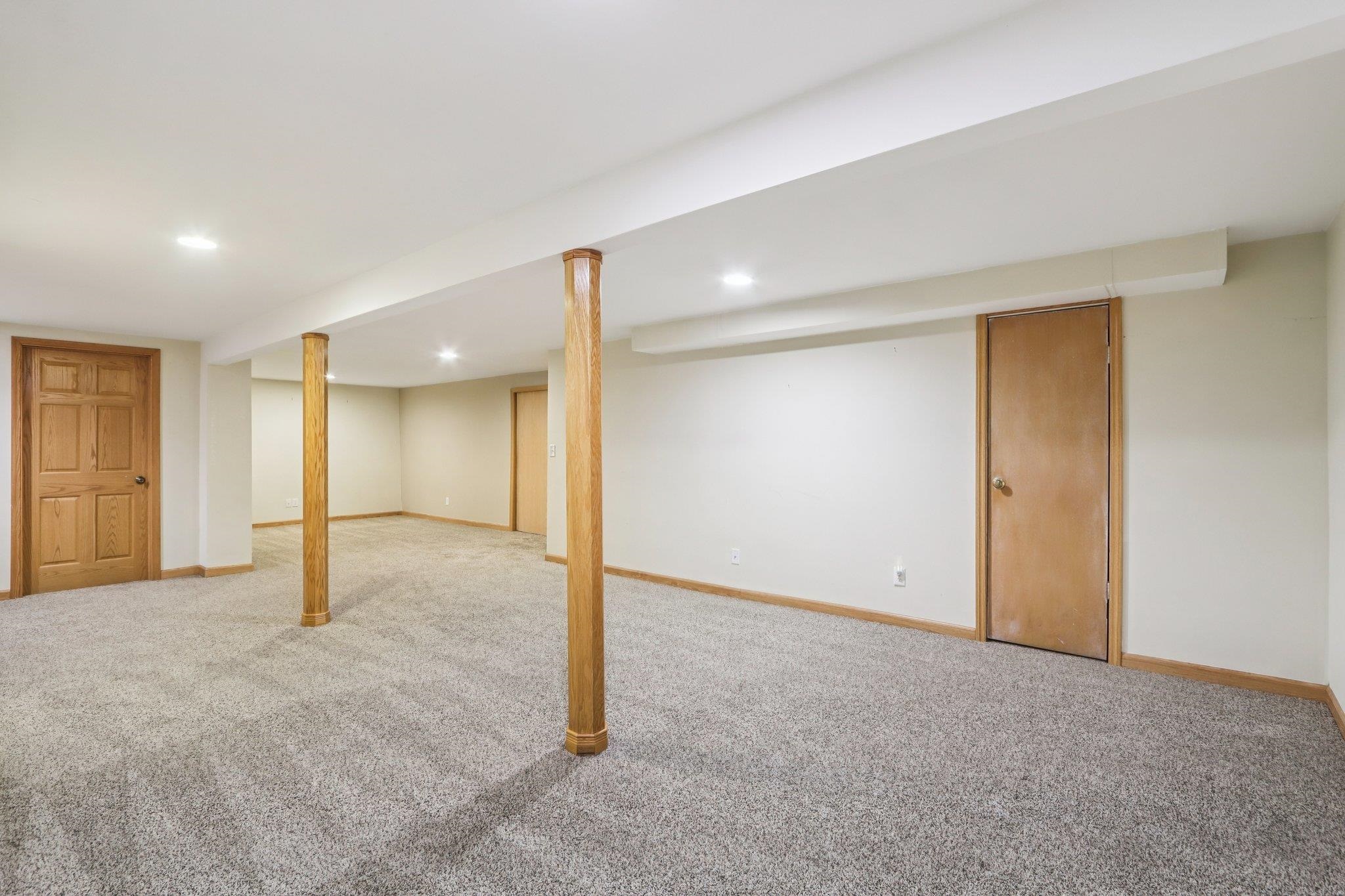 1008 Eric Lane Waunakee, WI 53597 - Photo 25 of 35