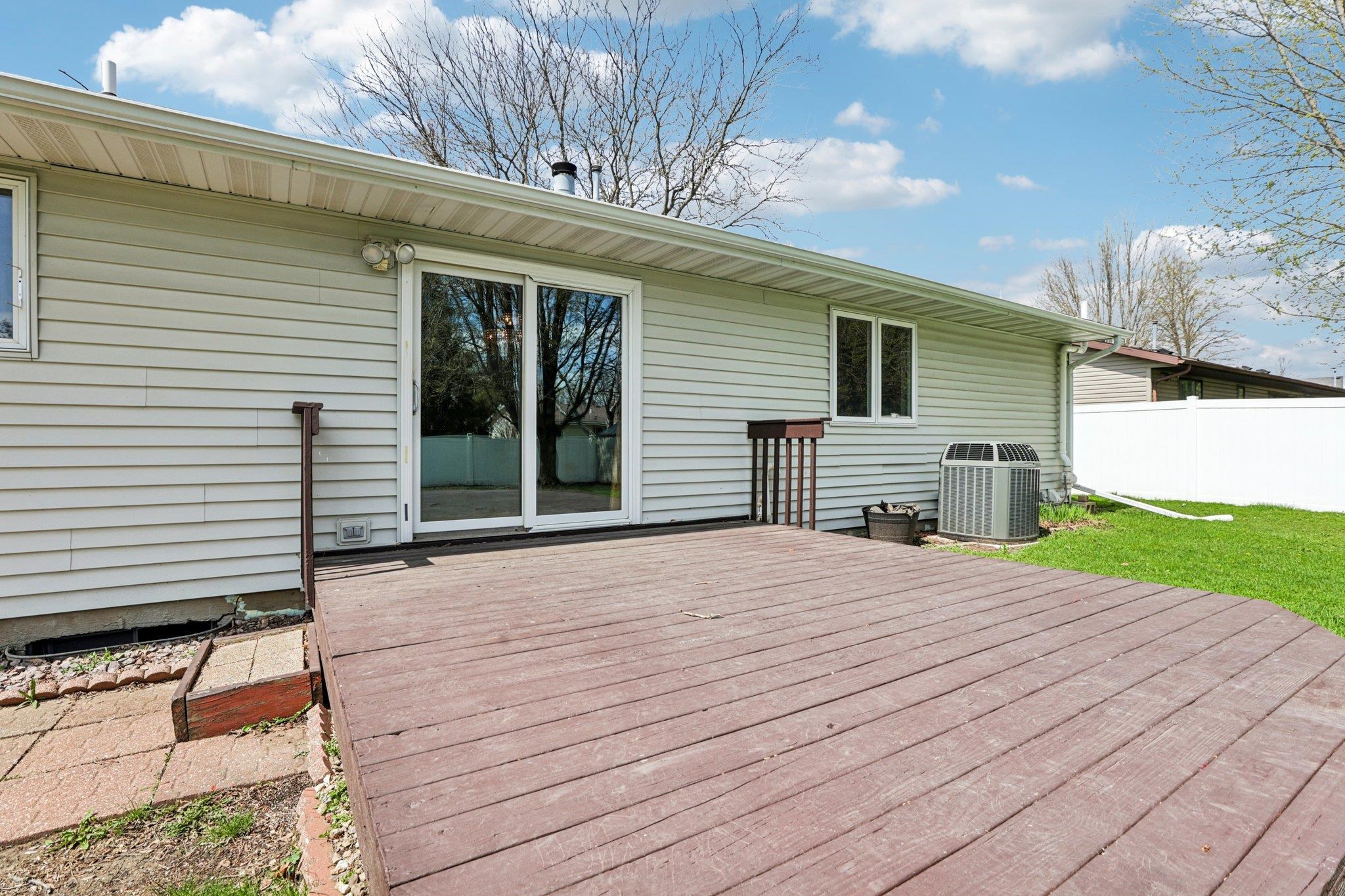 1008 Eric Lane Waunakee, WI 53597 - Photo 31 of 35