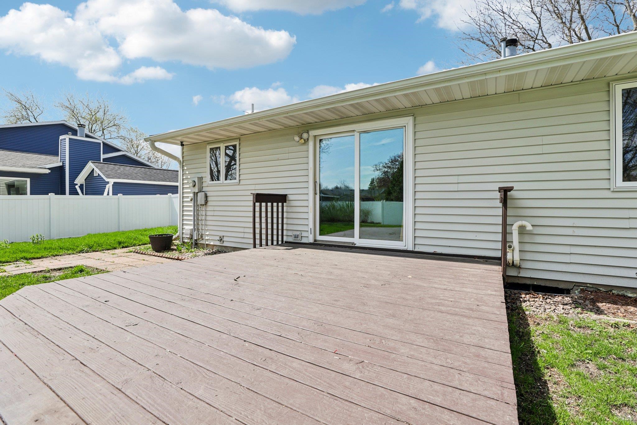 1008 Eric Lane Waunakee, WI 53597 - Photo 32 of 35