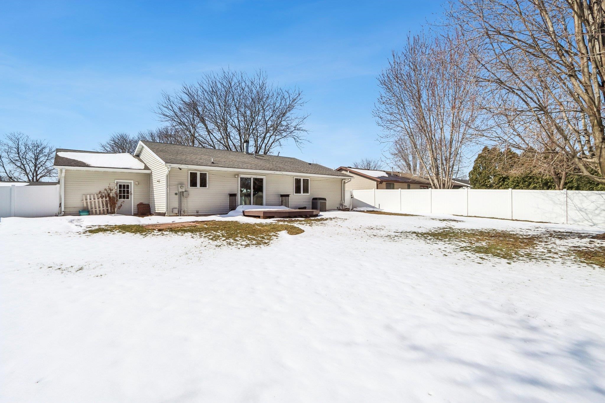 1008 Eric Lane Waunakee, WI 53597 - Photo 34 of 39