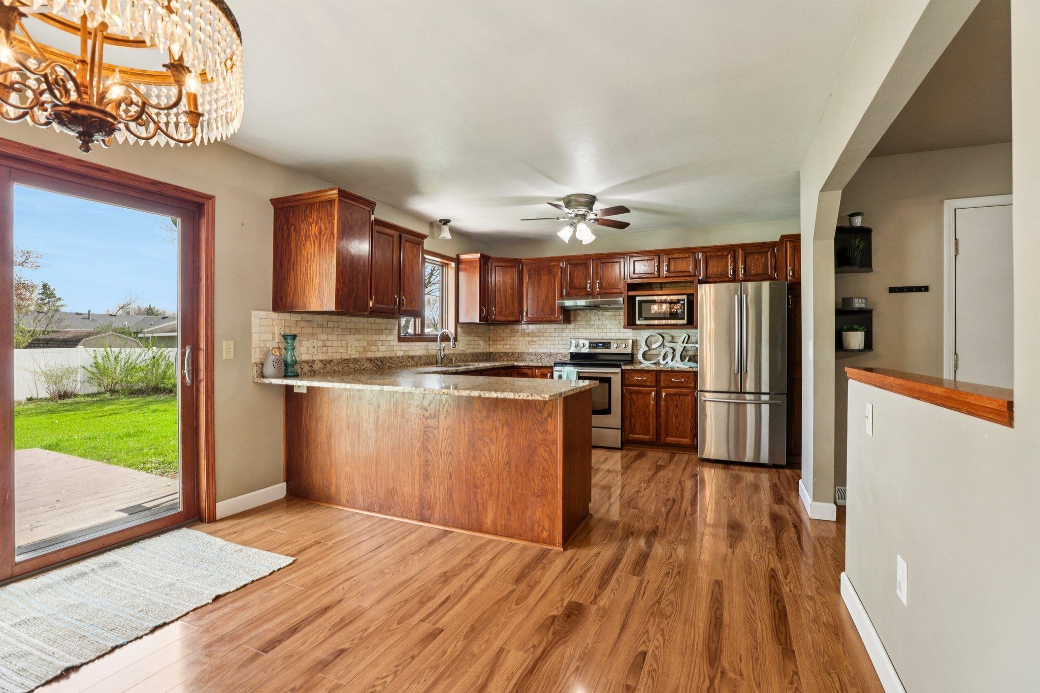 1008 Eric Lane Waunakee, WI 53597 - Photo 8 of 35