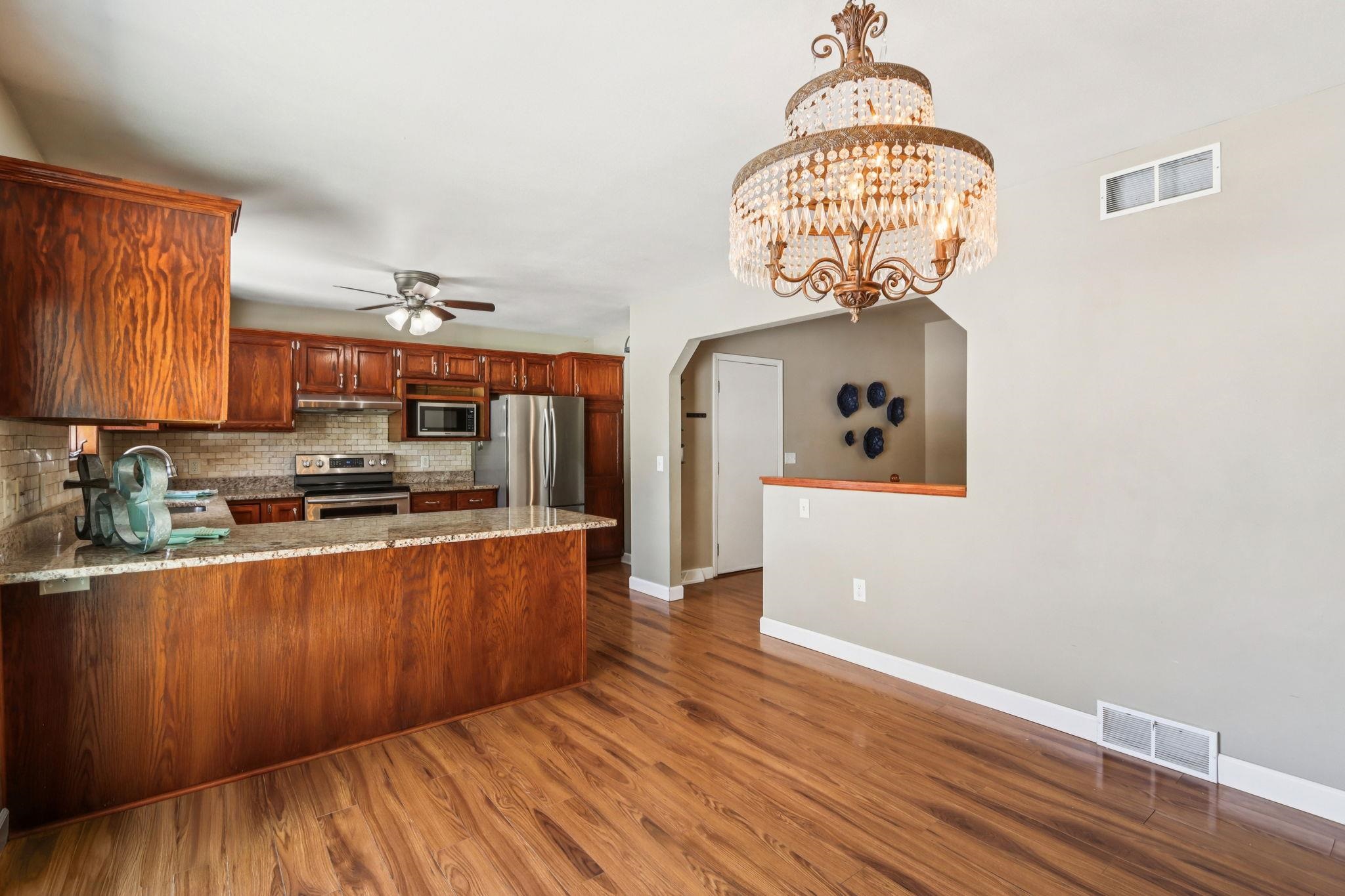 1008 Eric Lane Waunakee, WI 53597 - Photo 9 of 35