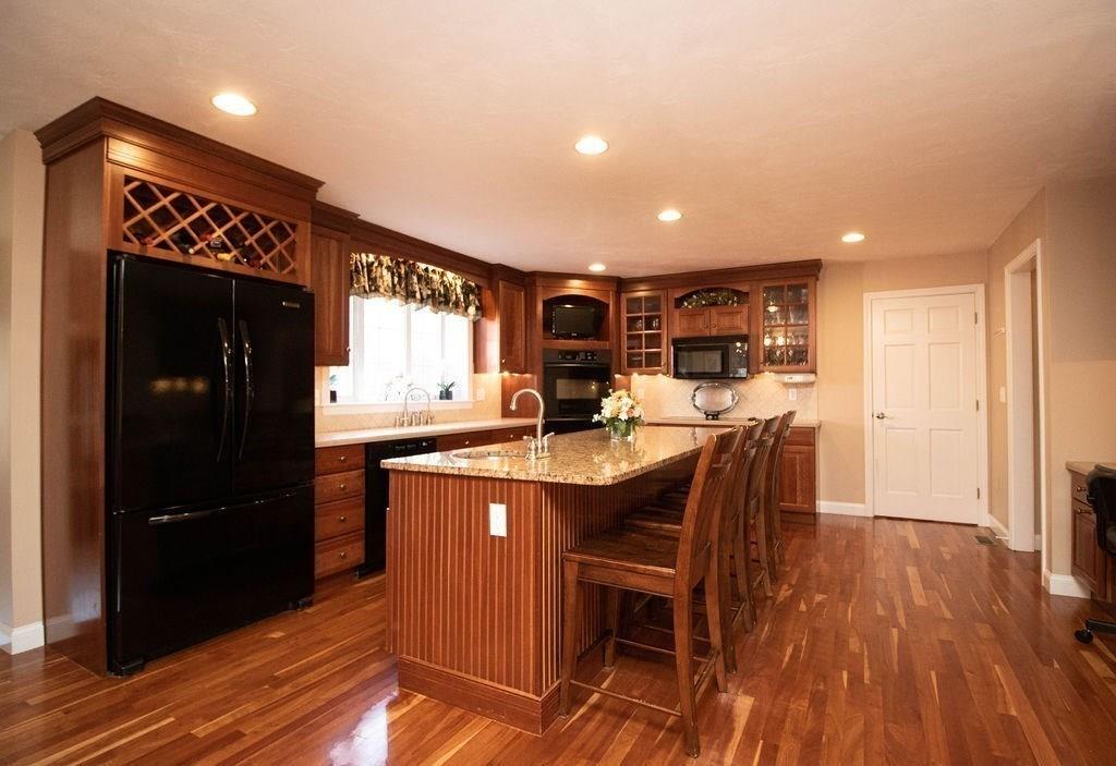19 Mohawk Road Raynham, MA 02767 - Photo 8 of 30 Gallery Image 8