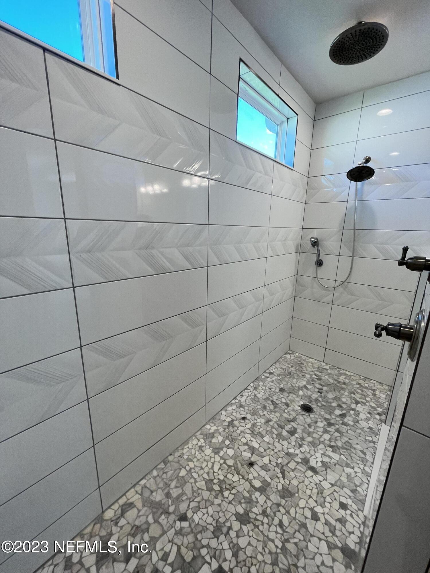 855 Flach Drive St. Johns, FL 32259 - Photo 15 of 23 Owner Shower