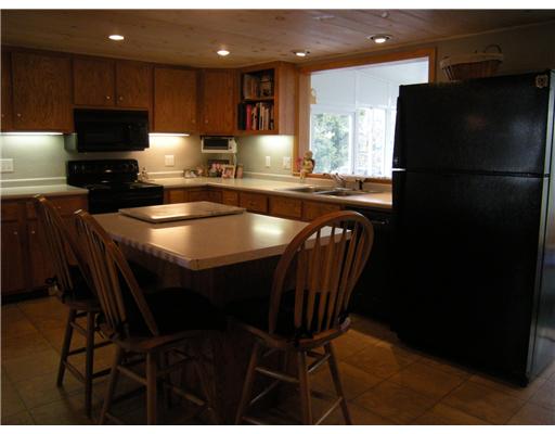 15 3rd Street Warren, RI 02885 - Photo 6 of 10 Kitchen.