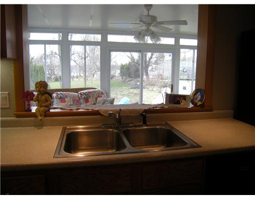 15 3rd Street Warren, RI 02885 - Photo 8 of 10 View.